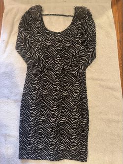 Black and white long sleeve dress