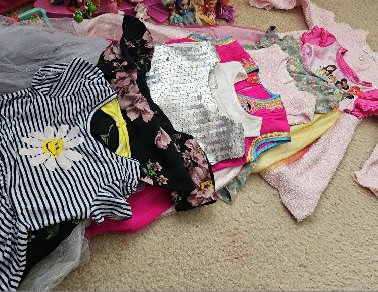3t & 4t Girl Clothes/ Large Bag Full Of Clothes,  Clean Some Pieces Are New..