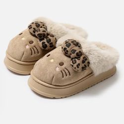 Hello Kitty Kahki/Beige  Slippers UGGs with Leopard Bow- Women's Size 7.5 /8  🎀✨️🤎
