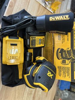 DEWALT 20v Variable Speed 5in Random Orbital Sander Kit