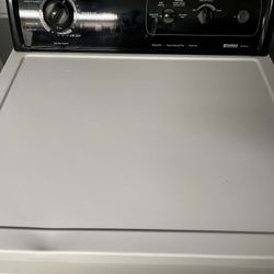 Heavy-duty Kenmore Gas Dryer