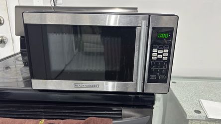 Black+Decker Stainless Steel Countertop Microwave
