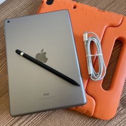 Apple iPad 6th Generation 32GB With kids case and Pencil 