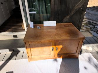 Wood cabinet/entertainment center