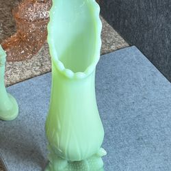 Jade Green Horse 75$ Jade Vase