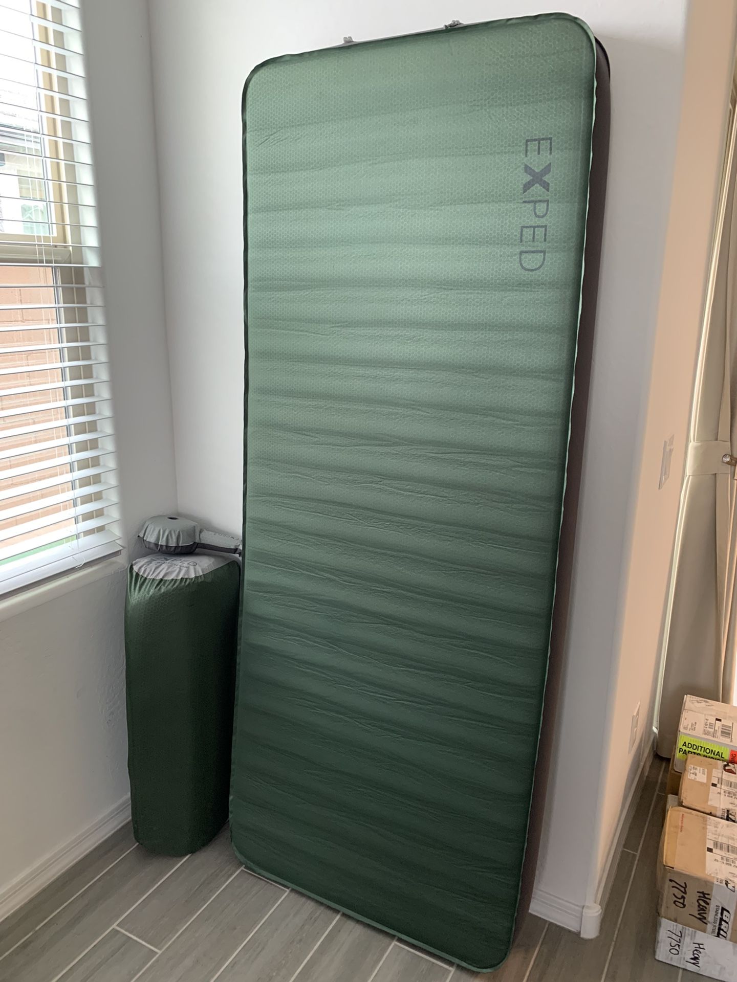 Exped MegaMat 10 Sleeping Pad / Mat ▪️ Camping ▪️ Self-Inflating