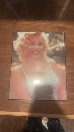 Framed photo of Marylin Monroe