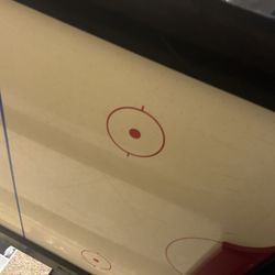 pool table / air Hockey