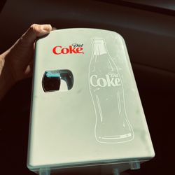 Small refrigerator for drinks