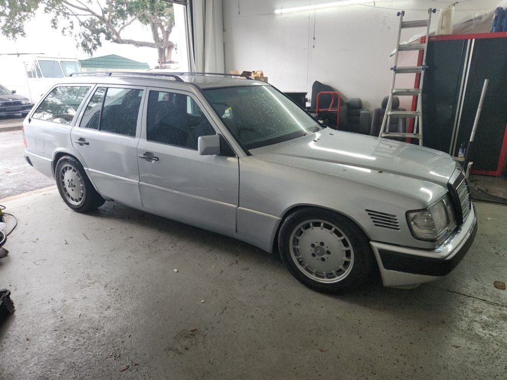 1993 Mercedes-Benz 300-Class
