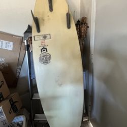 Evolved Surfboard – Thruster Setup (Used)