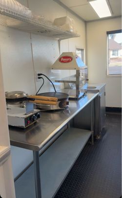 Crepé maker $300 bubble waffle 🧇 $80 pizza 🍕 warmer $250
