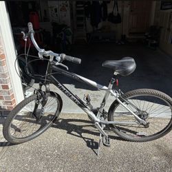 Trek navigator Hybrid Bike