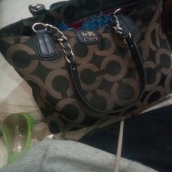   ..COACH.. DESIGHNER. PURSE