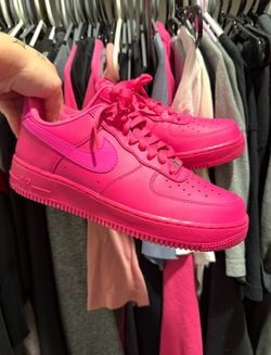 Womens size 9 Nike Air Force 1 Low ‘07 Fireberry