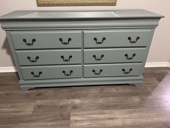 Dresser and nightstand