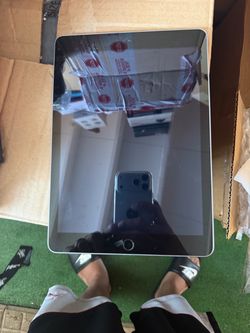 Apple iPad gen 6 32 gb