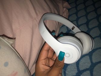 beats Solo wireless headphones