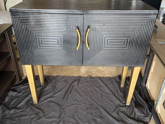 Black and gold table