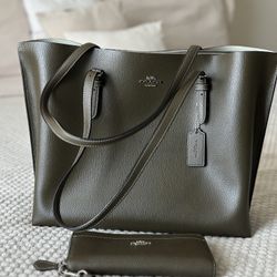 Coach Mollie Tote & Wallet Set!