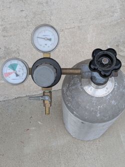20lb CO2 with regulator