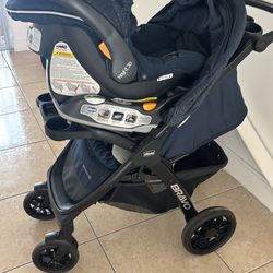 Coche con su car seat