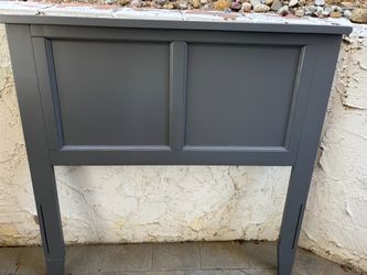 FREE twin bed headboard 43”x42”