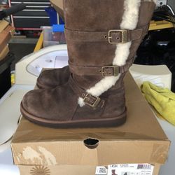 UGG Size 4 Girls