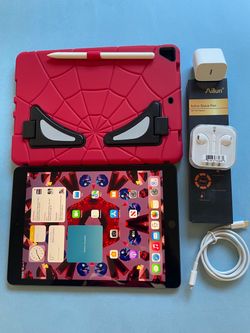 Apple IPad 7th Generation (10.2” Retina / IOS 18 / Touch ID ) 32GB with stylus Pen,  case  & Accessories