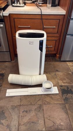 Air conditioner 220$ firm cash only works abs perfect