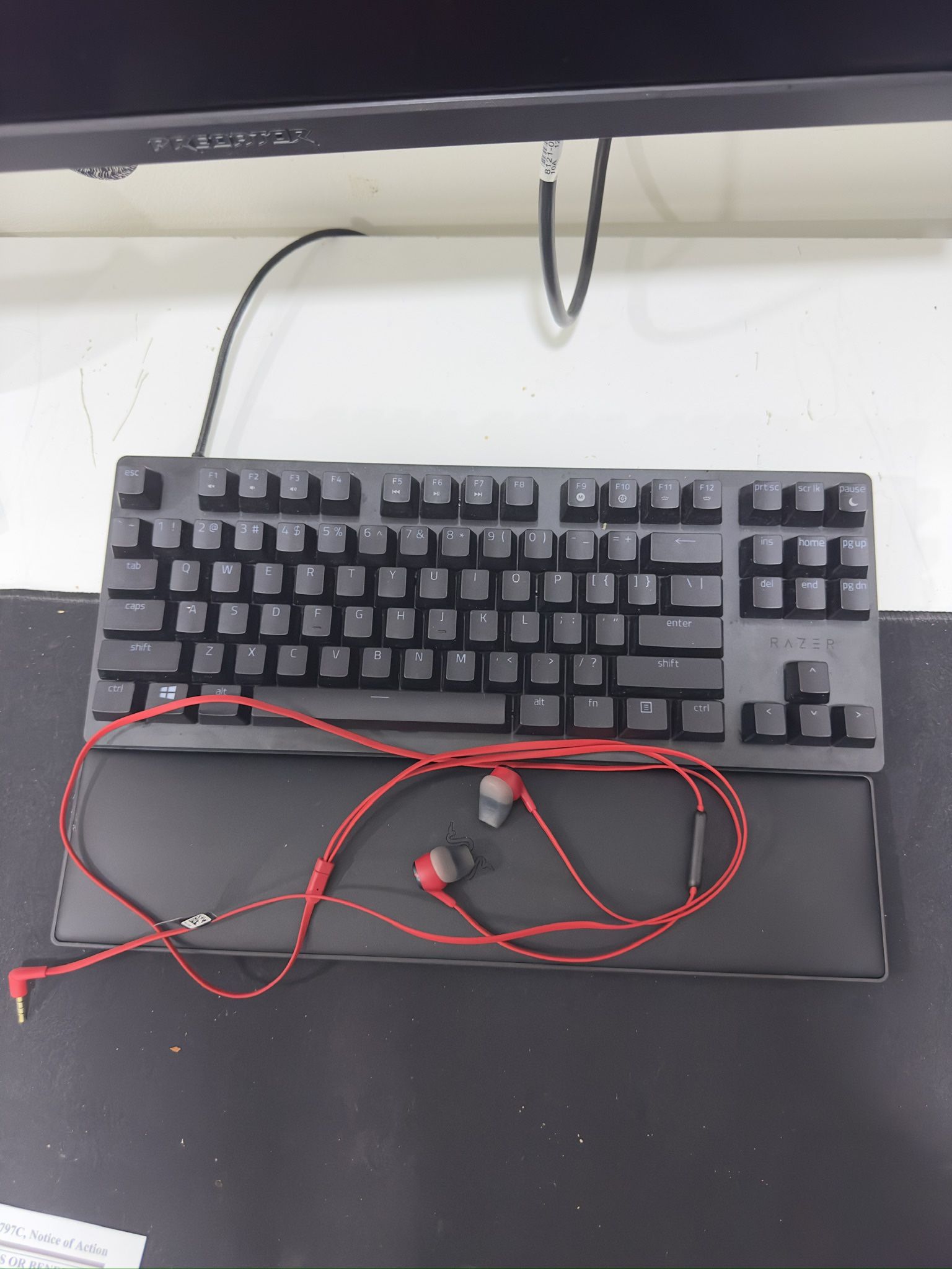 Razer Keyboard And HyperX Earbuds