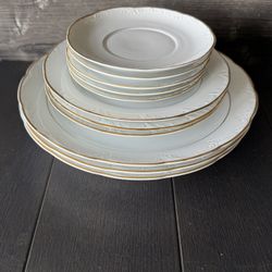 Vintage Arpo Curtea De Arges 11 Piece Dinnerware Set