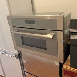 THERMADOR MICROWAVE 30” BILT IN 