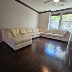 Can Deliver! $3000 OFF Retail Price - Like New Cream Leather Sectional Sofa Couch