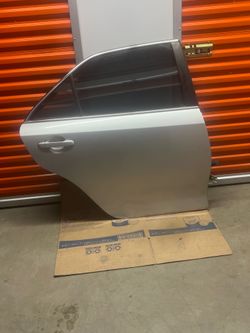2012-2014 TOYOTA CAMRY PASSENGER SIDE REAR DOOR OEM
