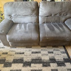 🛋️ Reclining Loveseat Set – Great Condition – PICKUP ONLY