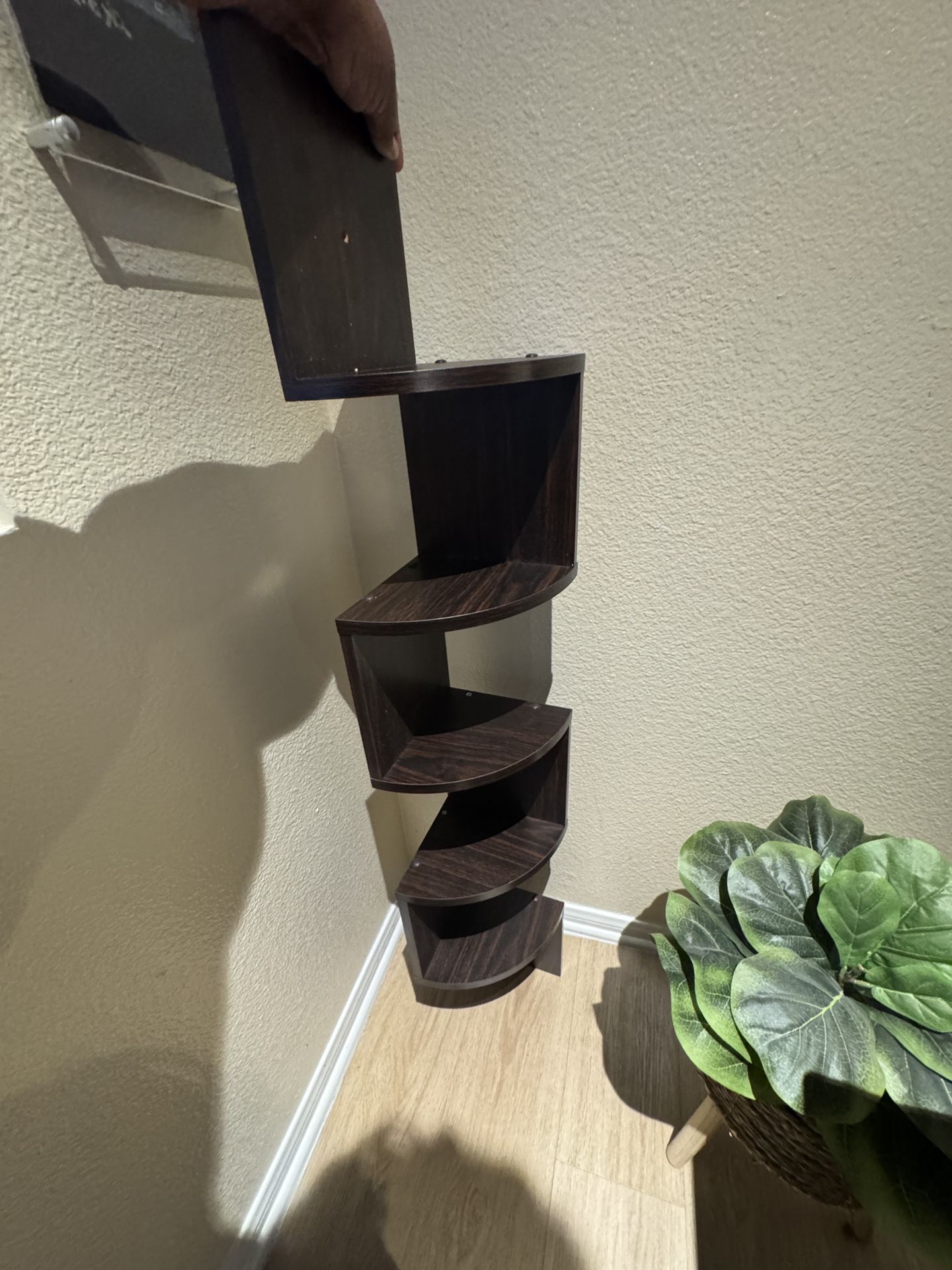Corner Wall shelf (no Hardware)