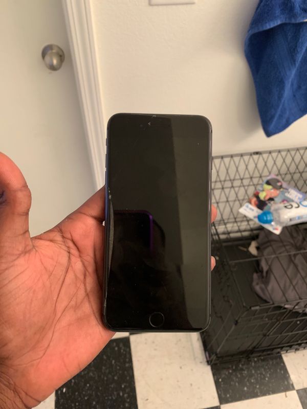 Unlocked iPhone 8plus for Sale in Petersburg, VA - OfferUp