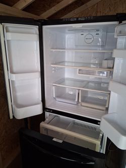 Samsung Black Refrigerator And Freezer 