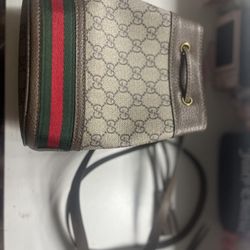 Gucci bucket bag 