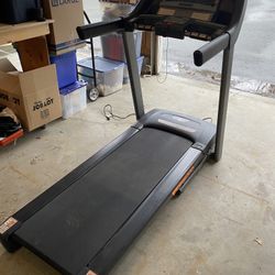 Treadmill - Free. First come first serve