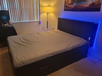 Bed/Dresser/Nightstands