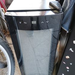 8 Bottle Wine Cooler Fridge 