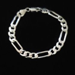 7" x 8mm Solid Sterling Silver Figaro Chain Bracelet, Made in Italy. MINT!