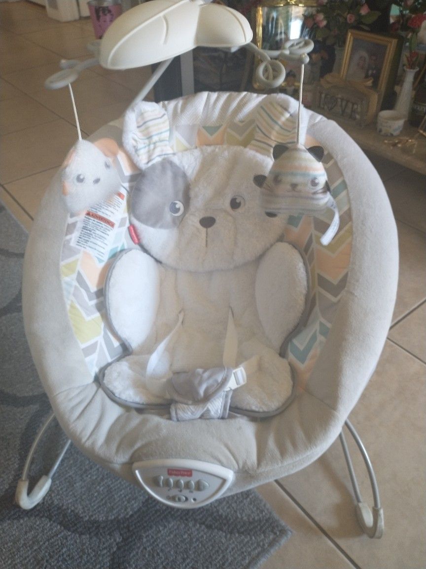 Fisher Price Deluxe Bouncer/Mobile/Calming Vibrations