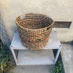 WICKER BASKET