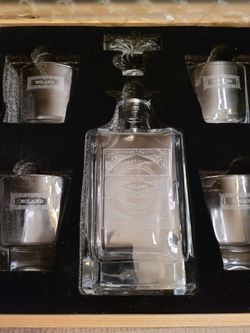 swanky bagger glass set with decanter 