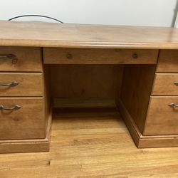 Desk (office) - Wood