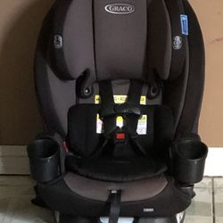 LIKE NEW GRACO CONVERTIBLE CAR SEAT 
