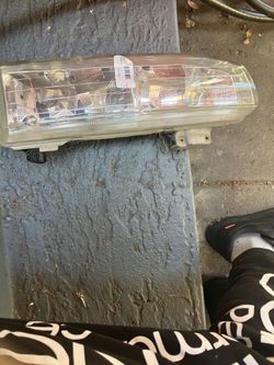 1990 to 1993 Honda accord passenger side front headlight clear no cracks